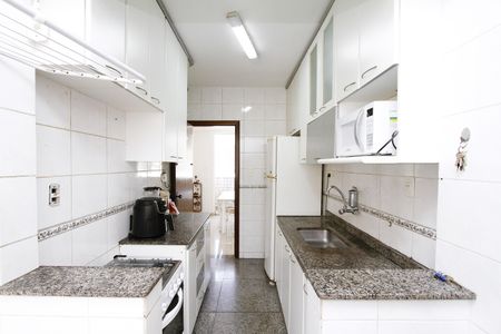 Apartamento à venda com 99m², 3 quartos e 2 vagasCozinha