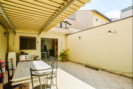 Casa para alugar com 230m², 3 quartos e 3 vagas Casa para alugar com 230m², 3 quartos e 3 vagasQuintal