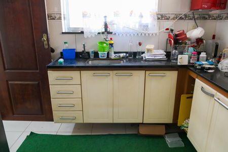 Casa à venda com 52m², 2 quartos e 3 vagas Casa à venda com 52m², 2 quartos e 3 vagasCozinha