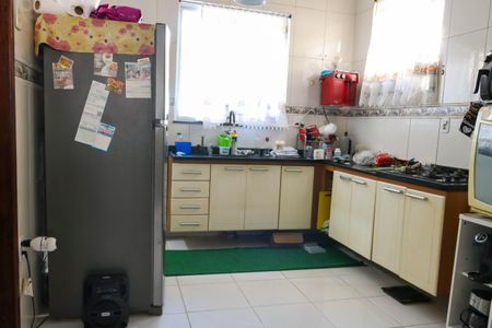 Casa à venda com 52m², 2 quartos e 3 vagas Casa à venda com 52m², 2 quartos e 3 vagasCozinha