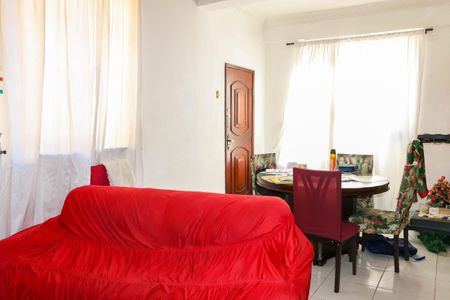 Casa à venda com 52m², 2 quartos e 3 vagas Casa à venda com 52m², 2 quartos e 3 vagasSala