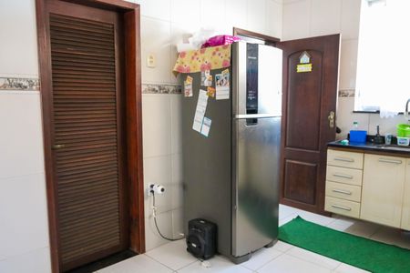 Casa à venda com 52m², 2 quartos e 3 vagas Casa à venda com 52m², 2 quartos e 3 vagasCozinha