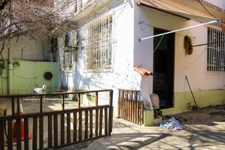 Casa à venda com 52m², 2 quartos e 3 vagas Casa à venda com 52m², 2 quartos e 3 vagasEntrada