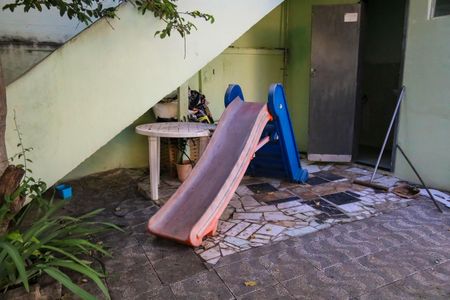 Casa à venda com 52m², 2 quartos e 3 vagas Casa à venda com 52m², 2 quartos e 3 vagasQuintal