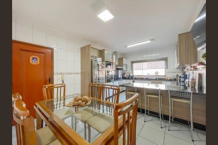 Casa à venda com 173m², 3 quartos e 2 vagasCozinha
