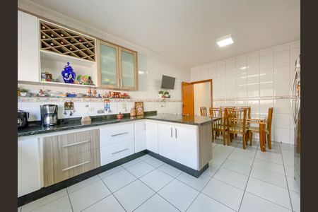 Casa à venda com 173m², 3 quartos e 2 vagasCozinha