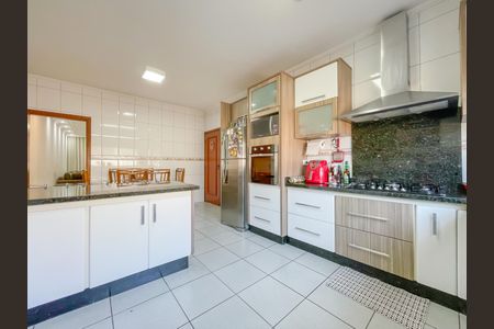 Casa à venda com 173m², 3 quartos e 2 vagasCozinha