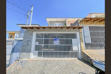 Casa à venda com 173m², 3 quartos e 2 vagasFachada