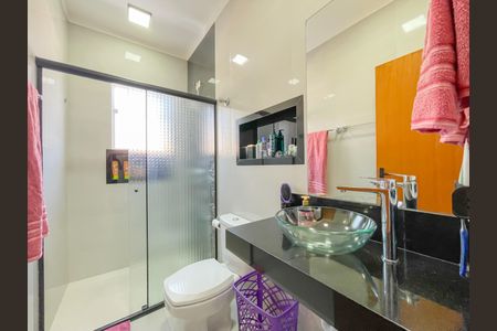 Casa à venda com 173m², 3 quartos e 2 vagasBanheiro 2