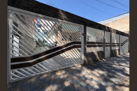 Casa para alugar com 273m², 3 quartos e 5 vagas Casa para alugar com 273m², 3 quartos e 5 vagasFachada