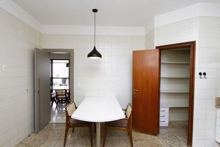 Apartamento para alugar com 185m², 4 quartos e 3 vagasCozinha