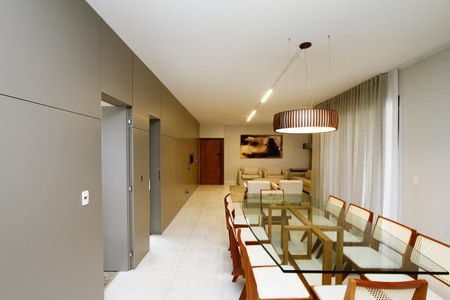 Apartamento para alugar com 185m², 4 quartos e 3 vagasSala