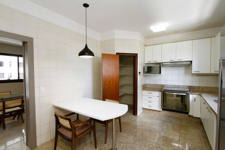 Apartamento para alugar com 185m², 4 quartos e 3 vagasCozinha