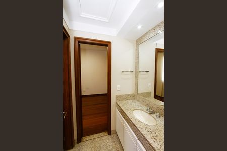 Apartamento para alugar com 185m², 4 quartos e 3 vagasBanheiro suite 1 e 3
