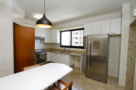 Apartamento para alugar com 185m², 4 quartos e 3 vagasCozinha