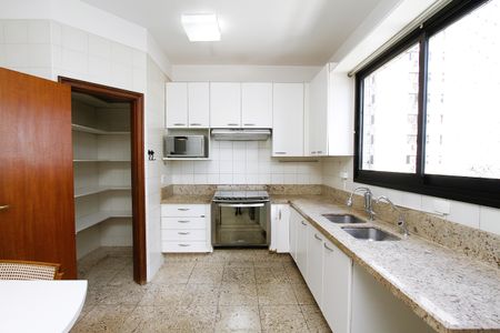 Apartamento para alugar com 185m², 4 quartos e 3 vagasCozinha