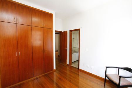 Apartamento para alugar com 185m², 4 quartos e 3 vagasQuarto 2 - Suíte