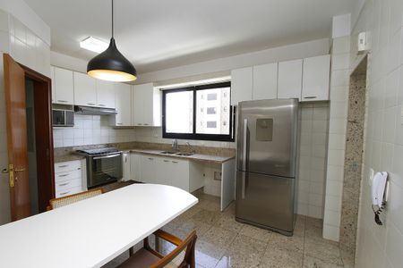 Apartamento para alugar com 185m², 4 quartos e 3 vagasCozinha