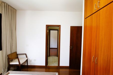 Apartamento para alugar com 185m², 4 quartos e 3 vagasQuarto 1 - Semi Suíte