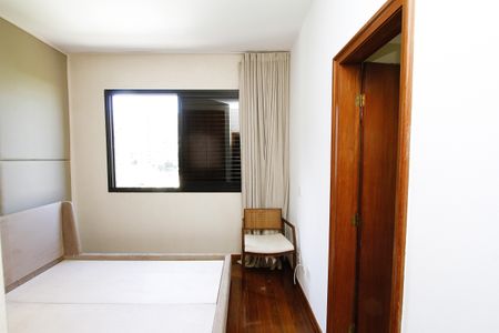 Apartamento para alugar com 185m², 4 quartos e 3 vagasQuarto 1 - Semi Suíte