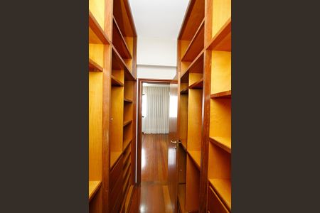 Apartamento para alugar com 185m², 4 quartos e 3 vagasCloset da suíte 4