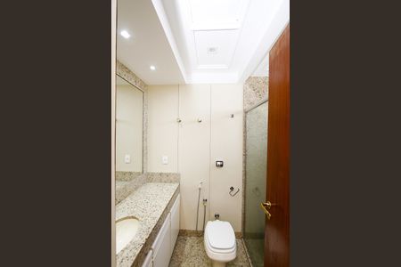 Apartamento para alugar com 185m², 4 quartos e 3 vagasBanheiro da Suíte 2