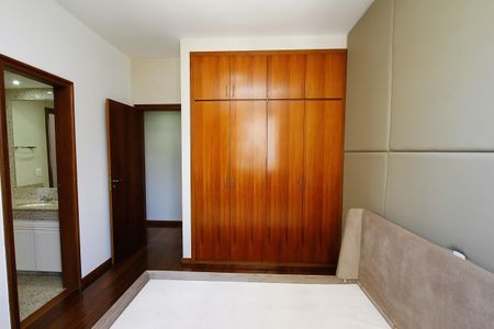 Apartamento para alugar com 185m², 4 quartos e 3 vagasQuarto 1 - Semi Suíte