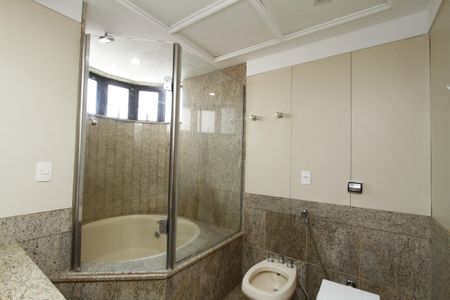 Apartamento para alugar com 185m², 4 quartos e 3 vagasBanheiro da Suíte 4