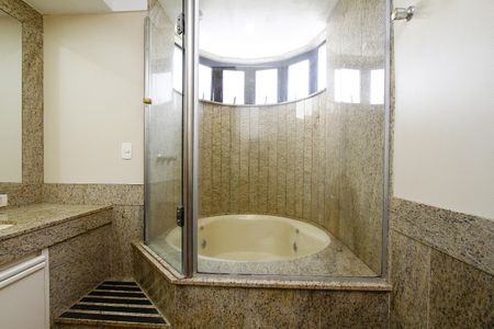 Apartamento para alugar com 185m², 4 quartos e 3 vagasBanheiro da Suíte 4
