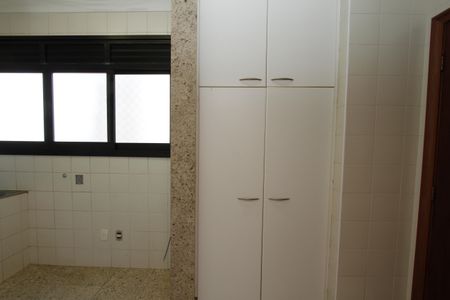 Apartamento para alugar com 185m², 4 quartos e 3 vagasÁrea de Serviço