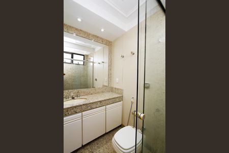 Apartamento para alugar com 185m², 4 quartos e 3 vagasBanheiro da Suíte 2