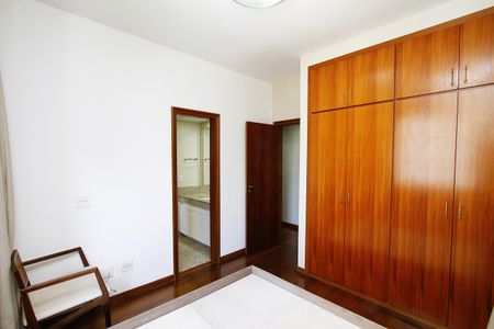 Apartamento para alugar com 185m², 4 quartos e 3 vagasQuarto 1 - Semi Suíte