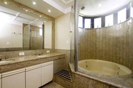 Apartamento para alugar com 185m², 4 quartos e 3 vagasBanheiro da Suíte 4