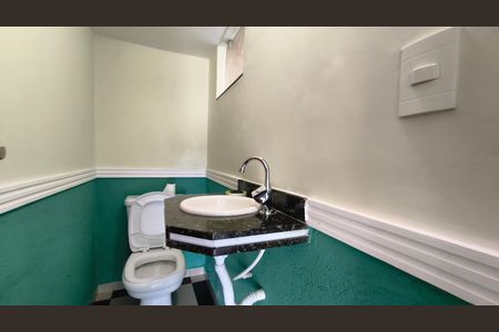 Casa à venda com 192m², 4 quartos e 4 vagasLavabo