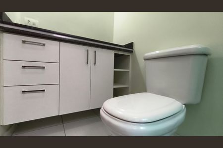 Casa à venda com 192m², 4 quartos e 4 vagasBanheiro da Suíte 2