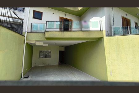 Casa à venda com 192m², 4 quartos e 4 vagasFachada