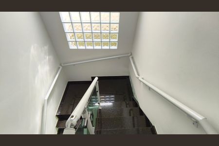 Casa à venda com 192m², 4 quartos e 4 vagasEscadas