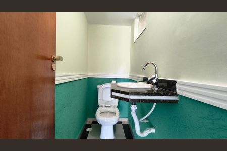 Casa à venda com 192m², 4 quartos e 4 vagasLavabo