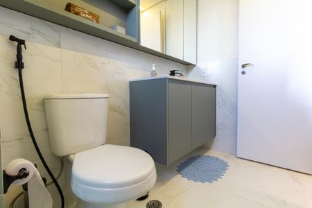 Apartamento à venda com 89m², 2 quartos e 2 vagas Apartamento à venda com 89m², 2 quartos e 2 vagasBanheiro 1