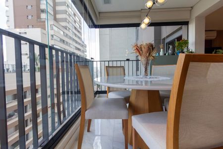 Apartamento à venda com 89m², 2 quartos e 2 vagas Apartamento à venda com 89m², 2 quartos e 2 vagasVaranda