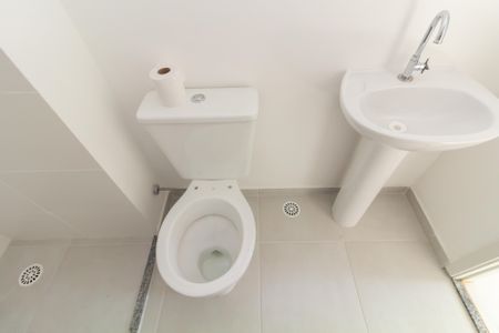 Apartamento para alugar com 38m², 2 quartos e sem vaga Apartamento para alugar com 38m², 2 quartos e sem vagaBanheiro