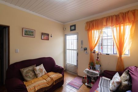 Casa à venda com 100m², 4 quartos e sem vaga Casa à venda com 100m², 4 quartos e sem vagaSala