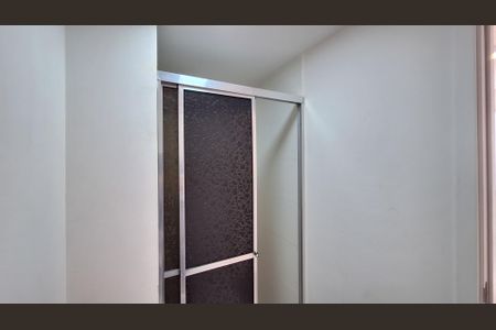 Banheiro de apartamento para alugar com 1 quarto, 30m² em Parque Industrial Tomas Edson, São Paulo, São Paulo