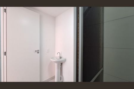 Banheiro de apartamento para alugar com 1 quarto, 30m² em Parque Industrial Tomas Edson, São Paulo, São Paulo