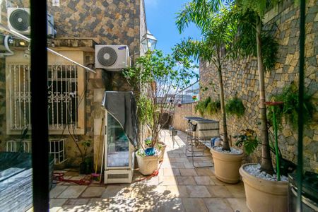 Casa para alugar com 157m², 3 quartos e 6 vagasVista da Sala dos fundos