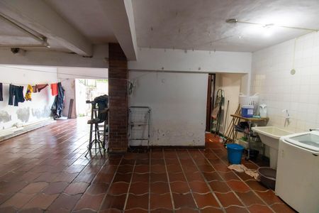 Casa à venda com 245m², 3 quartos e 7 vagas Casa à venda com 245m², 3 quartos e 7 vagasÁrea de Serviço