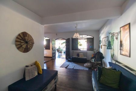 Sala de casa à venda com 3 quartos, 523m² em Itaipu, Niterói