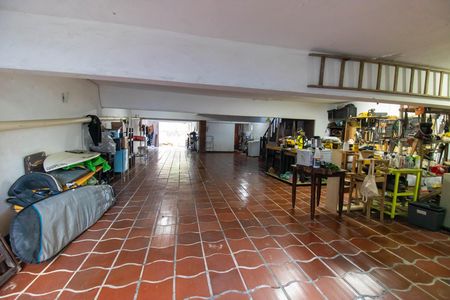 Casa à venda com 245m², 3 quartos e 7 vagas Casa à venda com 245m², 3 quartos e 7 vagasGaragem