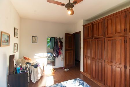 Casa à venda com 245m², 3 quartos e 7 vagas Casa à venda com 245m², 3 quartos e 7 vagasQuarto 2