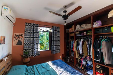 Casa à venda com 245m², 3 quartos e 7 vagas Casa à venda com 245m², 3 quartos e 7 vagasSuíte